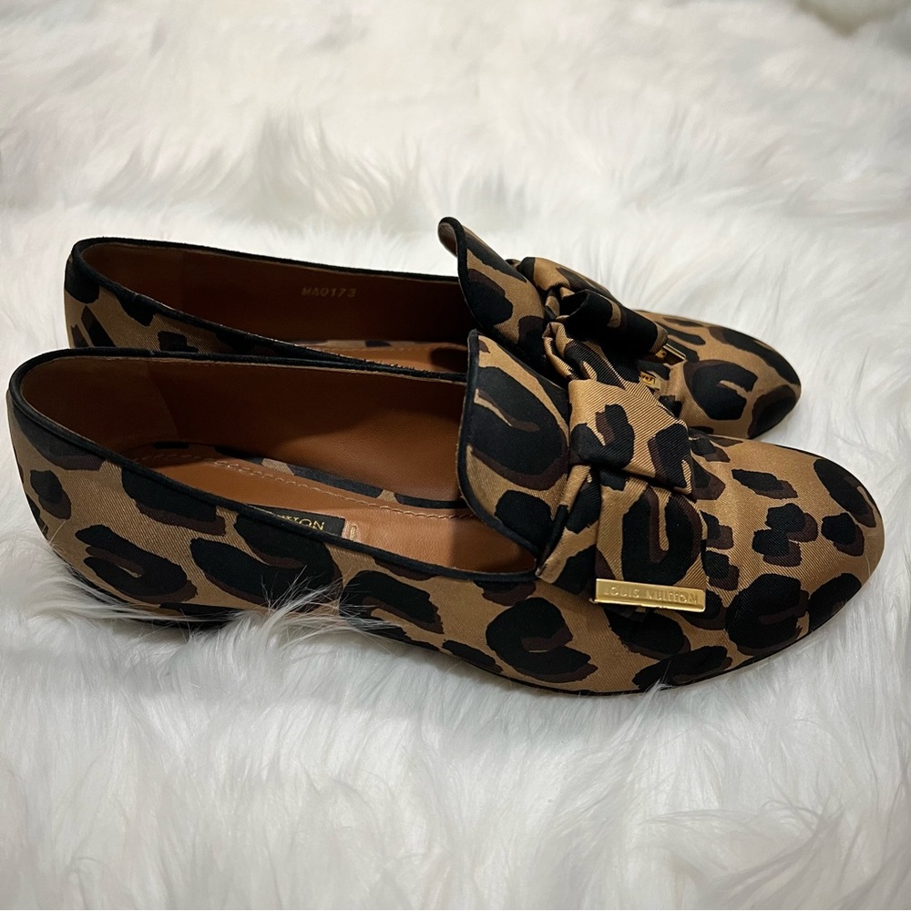 Louis Vuitton Bowline Flat Loafer - Picture 6 of 9